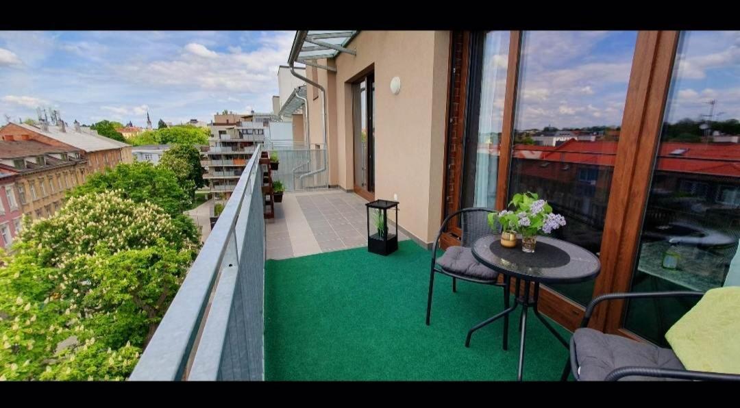 Apartman Jako Doma 奥洛穆茨 外观 照片